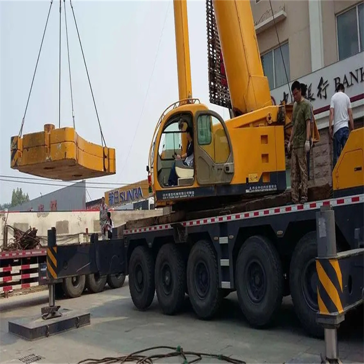 平阴县当地吊车出租|机器吊装|75吨|工厂搬迁服务